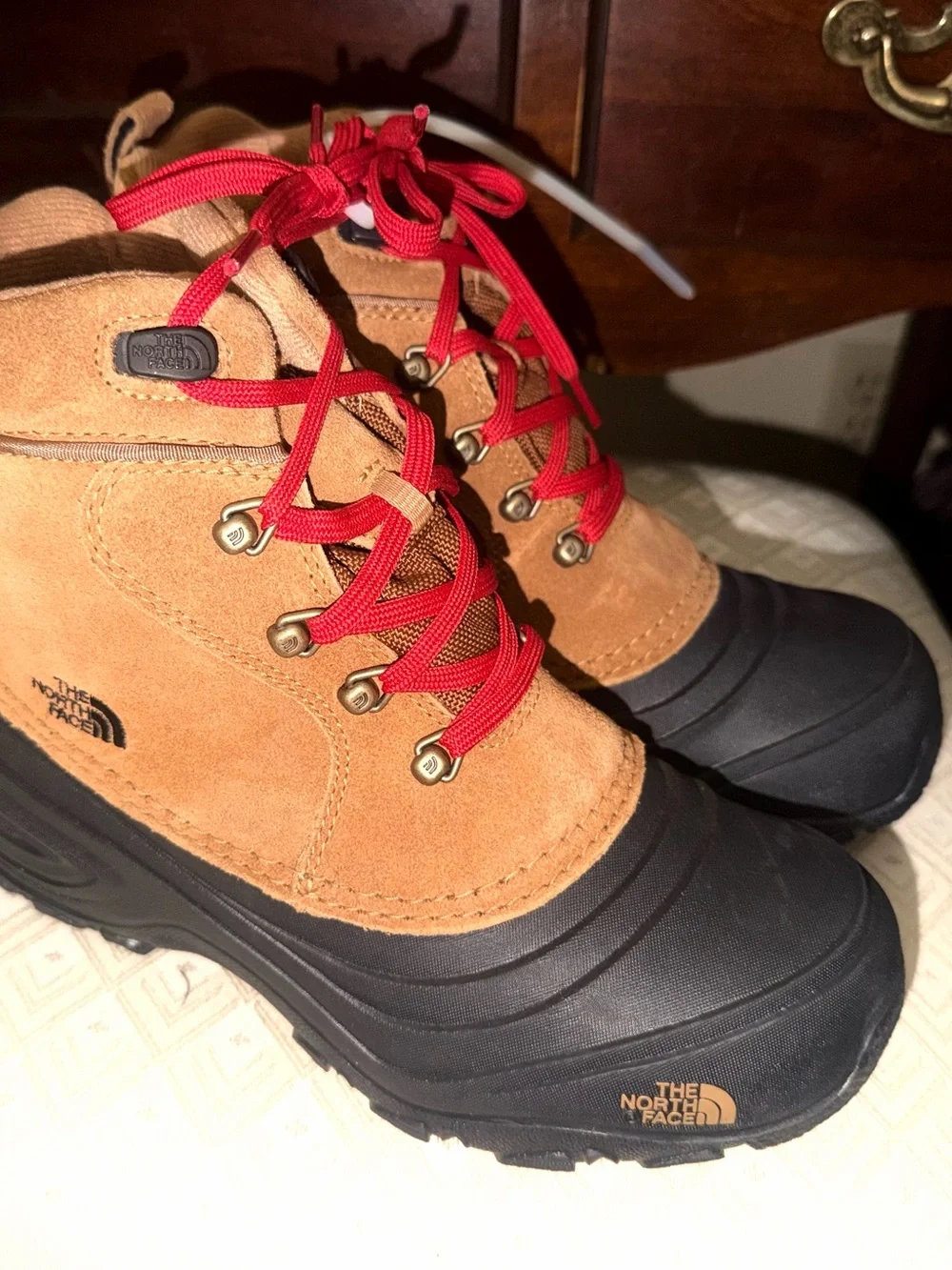 The North Face Chilkat Lace II Almond Brown/Black Suede Waterproof Boots Youth 6